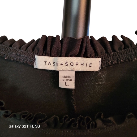 Tash+Sophie Women's Black Ruffle Sleeve Dress, Large. Like New - Picture 2 of 4